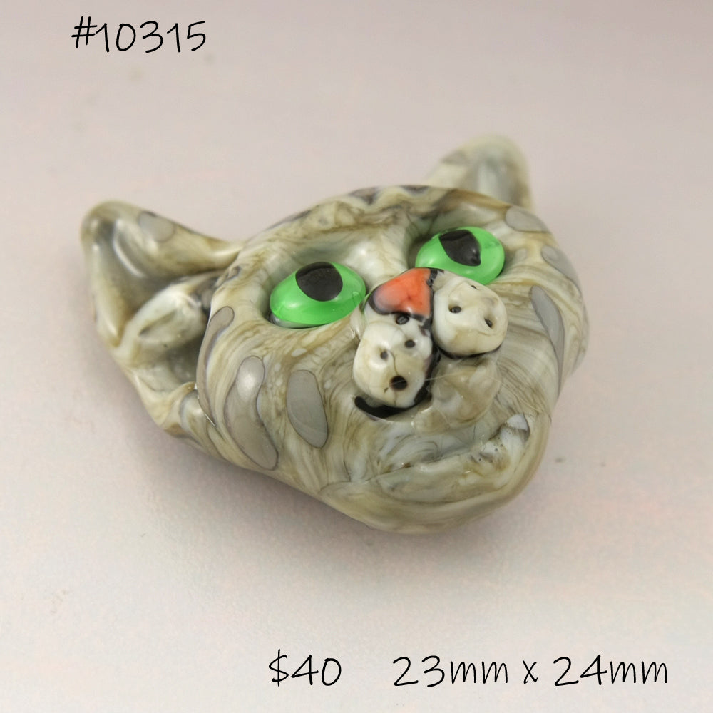 Gray Tabby with Green Eyes and Coral Nose Sculptural Bead