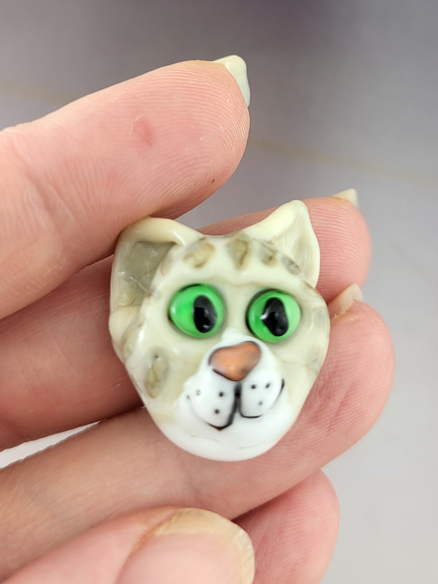 Ivory White Tabby with Green Eyes and Coral Nose Sculptural Bead